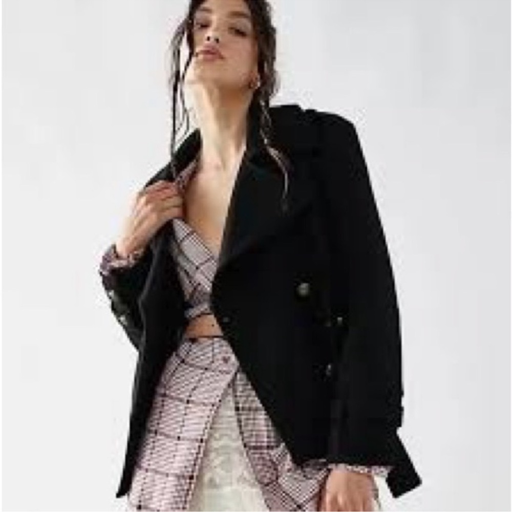 Trade/sell FREE PEOPLE  Cecilia peacoat size small EUC🌺💜